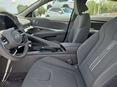 Used 2024 Hyundai Elantra SEL FWD image 14