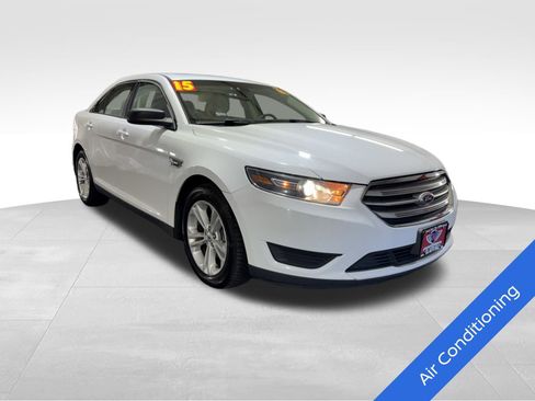 Used 2015 Ford Taurus SE image 3