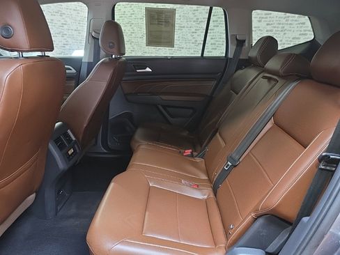 Used 2022 Volkswagen Atlas SE w/ Panoramic Sunroof Package image 16