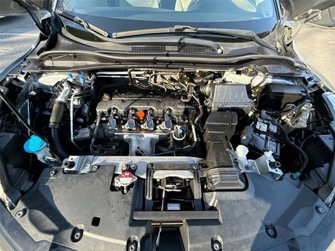 Used 2018 Honda HR-V LX image 17
