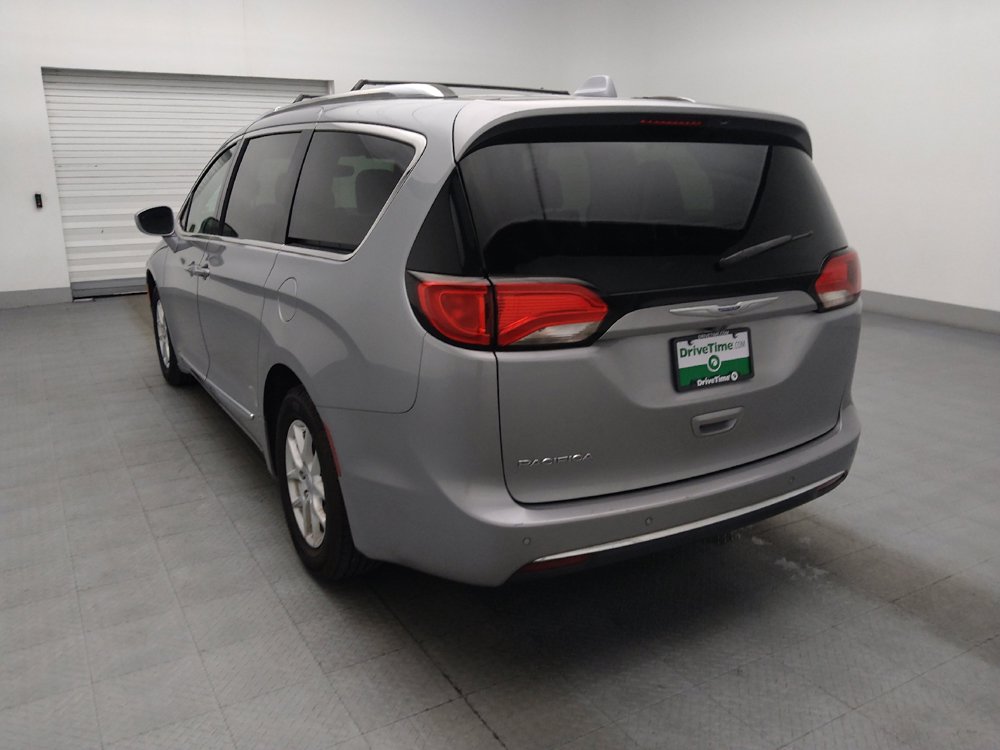Used 2020 Chrysler Pacifica Touring-L FWD image 5