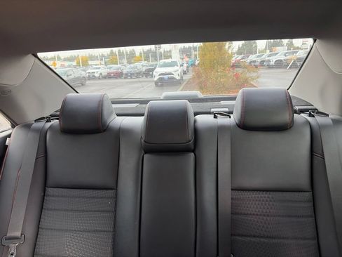 Used 2015 Toyota Camry SE FWD image 10