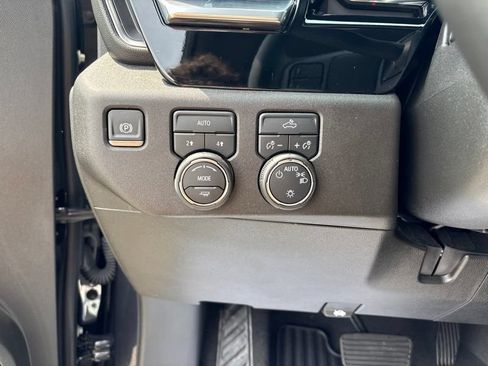 Used 2024 Chevrolet Silverado 1500 LT AWD/4WD image 27