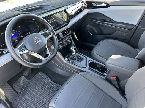 Used 2024 Volkswagen Taos SE FWD image 16