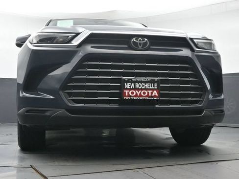 Certified 2024 Toyota Grand Highlander AWD image 41