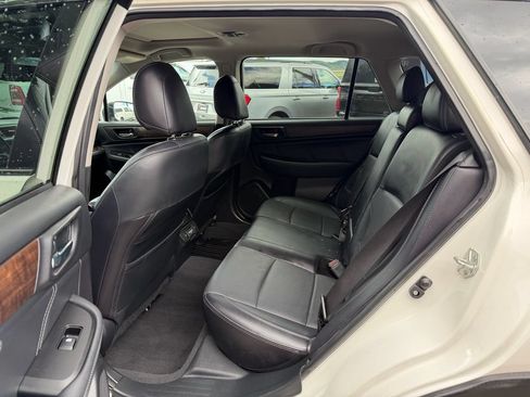 Used 2018 Subaru Outback 2.5i Limited AWD/4WD image 9