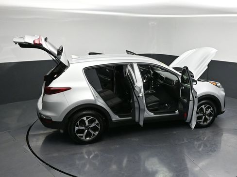 Used 2020 Kia Sportage LX image 34
