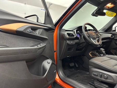 Used 2023 Chevrolet TrailBlazer ACTIV w/ Sun and Liftgate Package AWD/4WD image 16