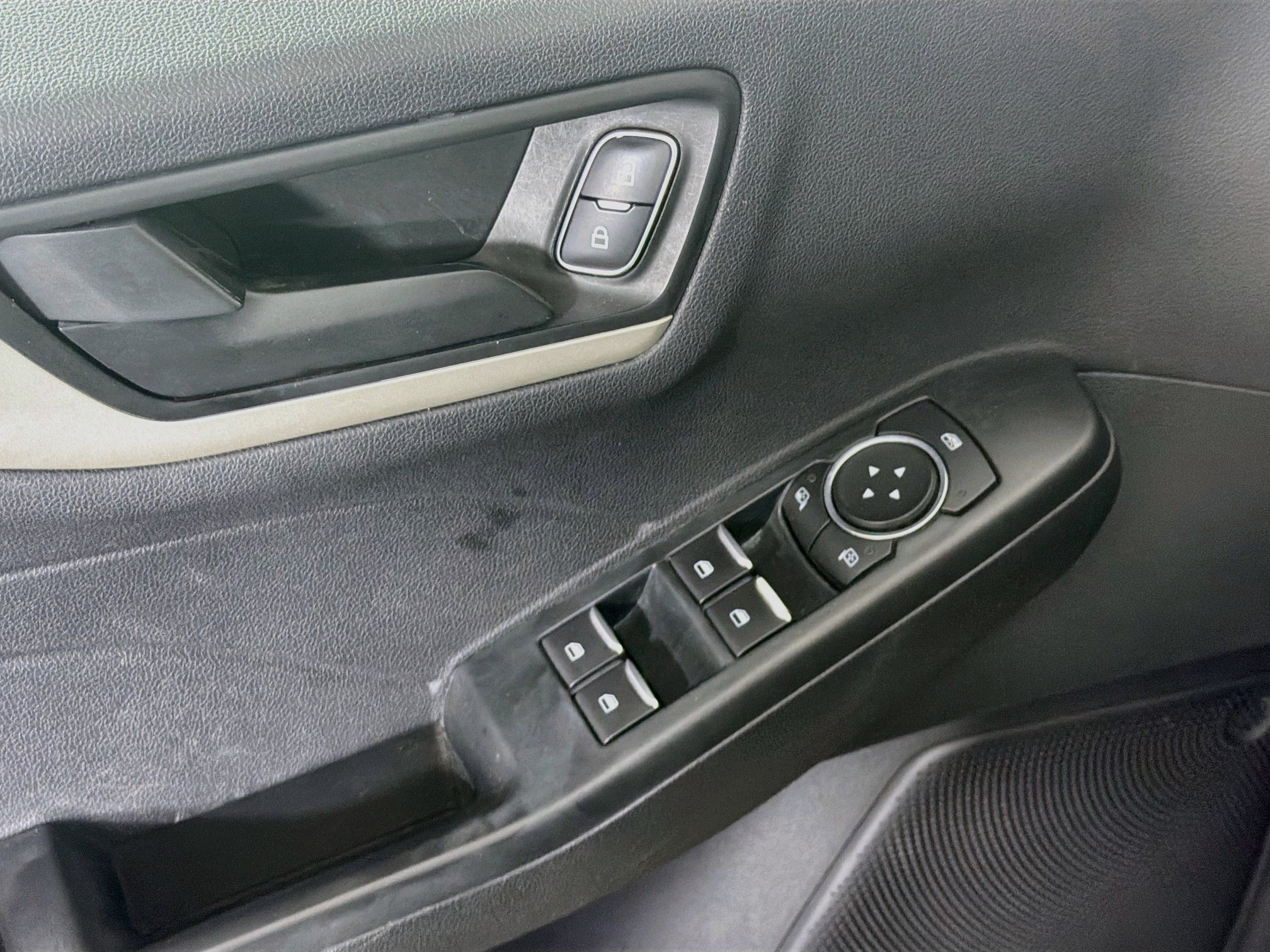 Used 2022 Ford Escape SE FWD image 15