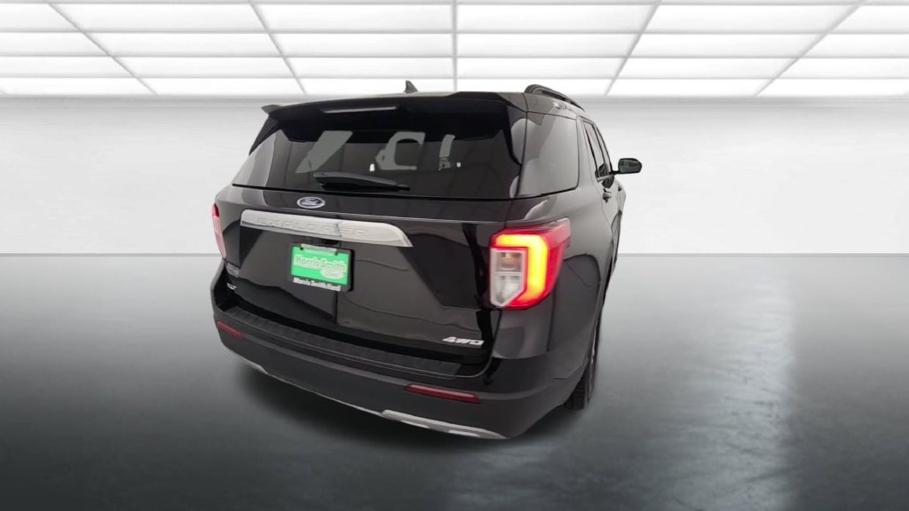 Used 2024 Ford Explorer XLT w/ Equipment Group 202A AWD/4WD image 8