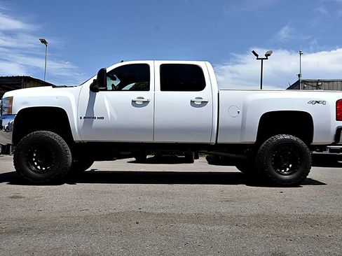 Used 2009 Chevrolet Silverado 2500 LTZ AWD/4WD image 4