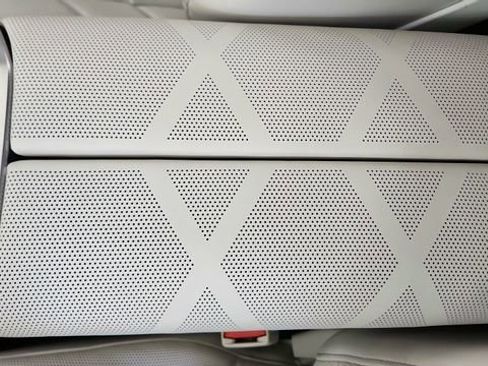 Used 2023 BMW i7 xDrive60 w/ Executive Package 2 image 51