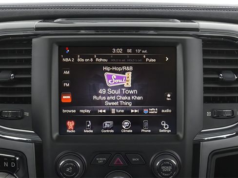 Used 2014 RAM 1500 Laramie w/ Convenience Group AWD/4WD image 10