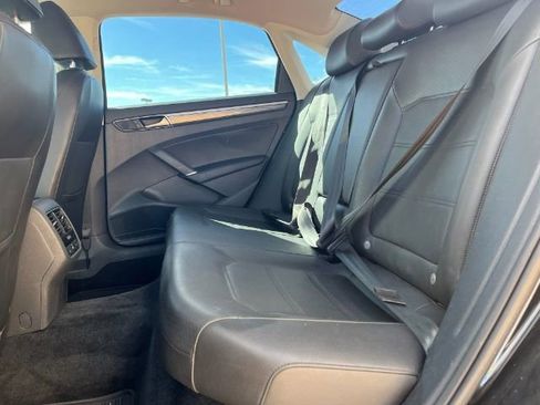 Used 2016 Volkswagen Passat 1.8T SE FWD image 13