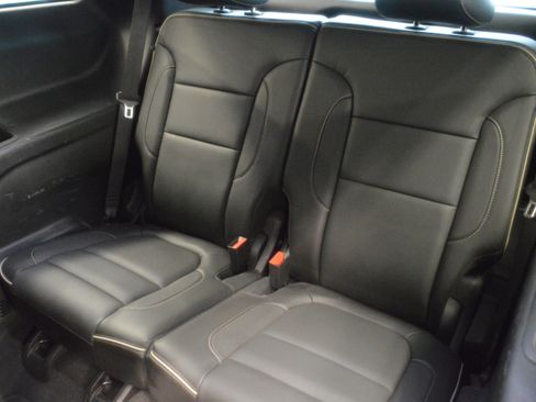 Used 2017 GMC Acadia Denali w/ Technology Package AWD/4WD image 35