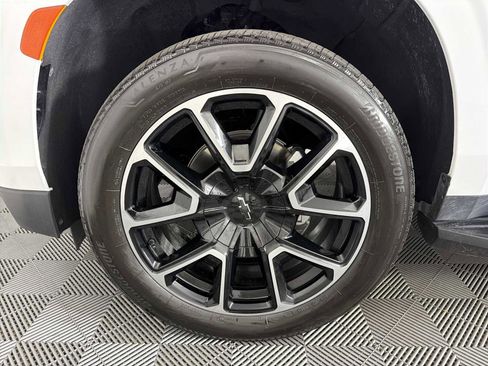 Used 2024 Chevrolet Suburban RST w/ Luxury Package RWD image 15