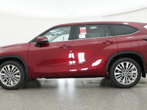 New 2026 Toyota Highlander Platinum AWD/4WD image 19