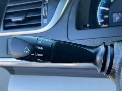 Used 2013 Toyota Camry LE image 24