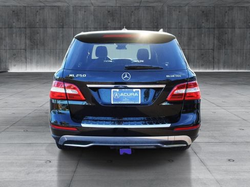 Used 2015 Mercedes-Benz ML 250 BlueTEC 4MATIC image 5