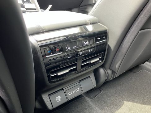 Used 2024 Acura MDX SH-AWD w/ Technology Package image 35
