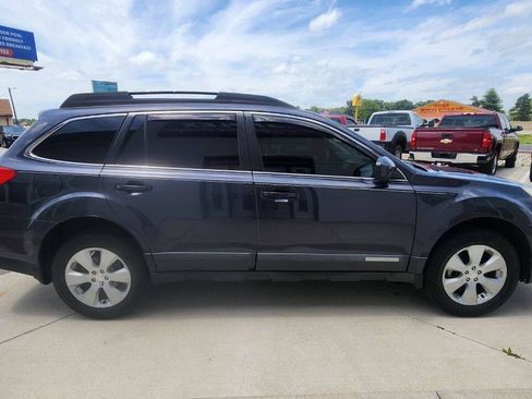 Used 2011 Subaru Outback 2.5i Premium AWD/4WD image 7
