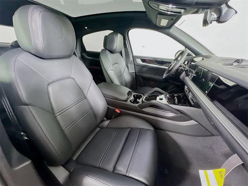 New 2026 Porsche Cayenne S image 30