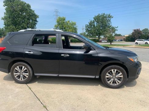 Used 2020 Nissan Pathfinder SV FWD image 10