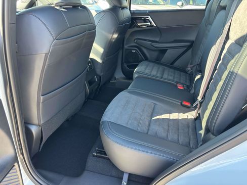New 2026 Mitsubishi Outlander LE AWD/4WD image 6