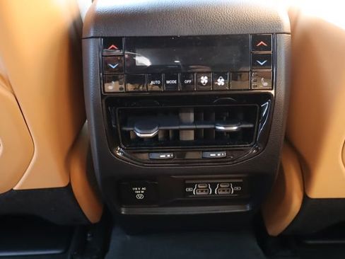 Used 2022 Jeep Grand Cherokee Summit w/ Adv Protech Group IV AWD/4WD image 18