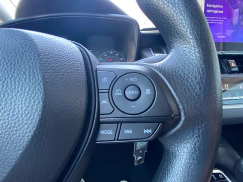 Used 2025 Toyota Corolla LE FWD image 18