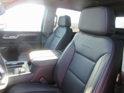 New 2026 GMC Sierra 3500 Denali w/ Denali Reserve Package AWD/4WD image 13