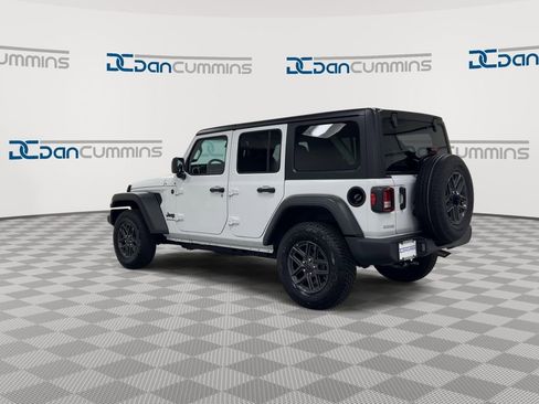 Used 2025 Jeep Wrangler Unlimited Sport AWD/4WD image 6