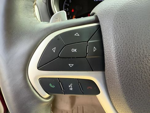 Used 2017 Jeep Grand Cherokee Overland w/ Jeep Active Safety Group image 20