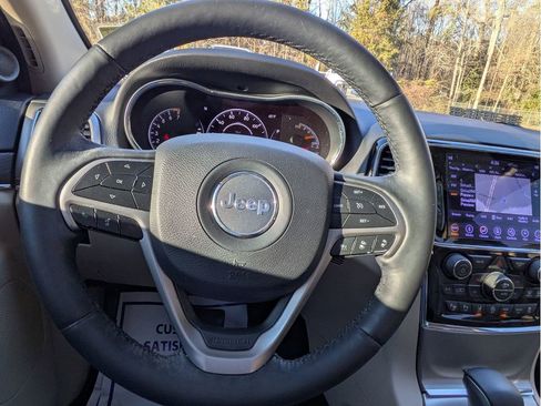 Used 2019 Jeep Grand Cherokee Limited w/ Luxury Group II image 13