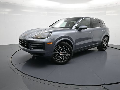 Certified 2026 Porsche Cayenne AWD/4WD image 28