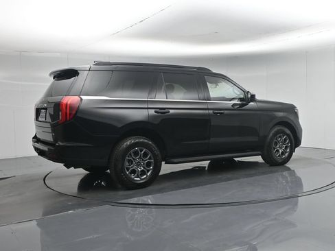 Certified 2025 Ford Expedition Active AWD/4WD image 32