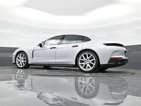 Certified 2025 Porsche Panamera RWD image 35