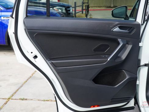 Used 2020 Volkswagen Tiguan SEL w/ Tiguan Three-Row MDO Package image 20