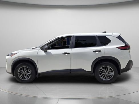 Used 2023 Nissan Rogue S FWD image 4