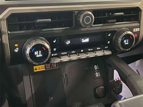 Certified 2025 Toyota Tacoma TRD Off-Road image 34