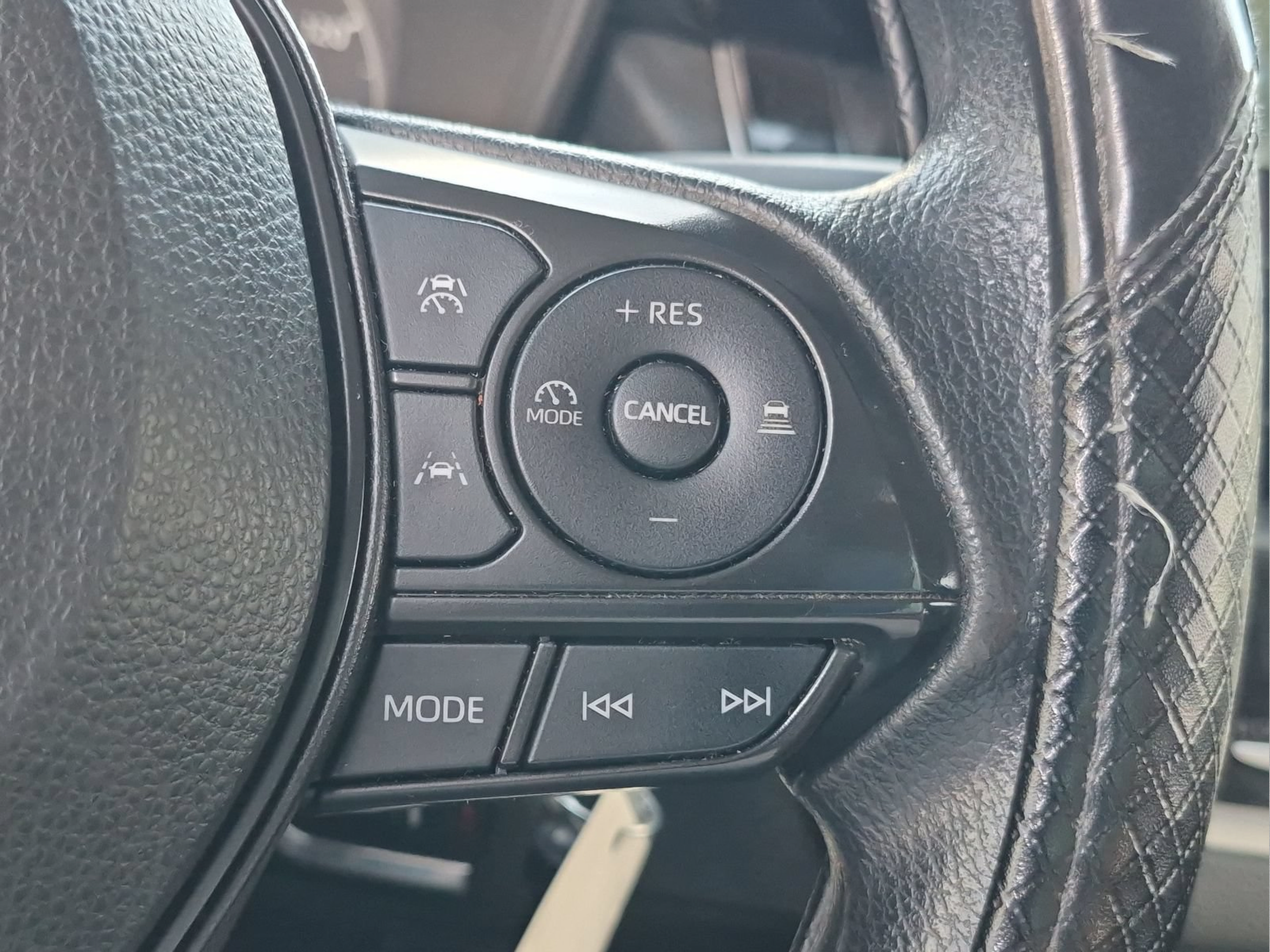 Used 2023 Toyota Corolla LE FWD image 10