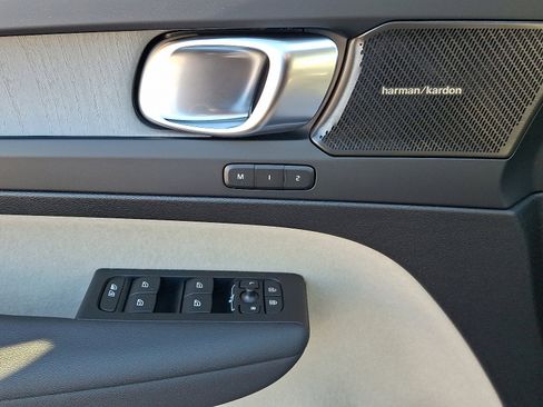 New 2026 Volvo XC40 B5 Ultra w/ Protection Package Premier image 7