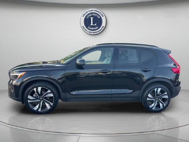 Certified 2024 Volvo XC40 B5 Plus w/ Protection Package Premier AWD/4WD image 2
