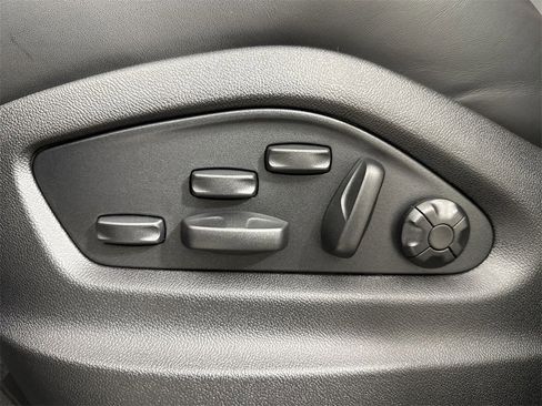 New 2026 Porsche Cayenne GTS image 40