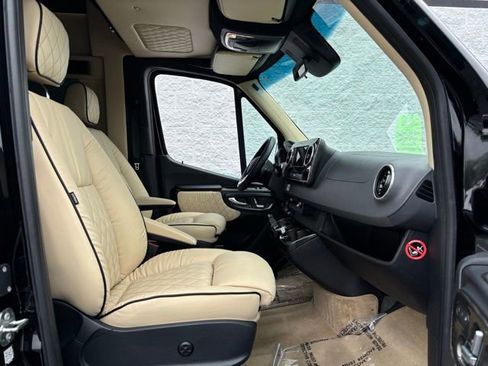 Used 2021 Mercedes-Benz Sprinter 3500 image 26