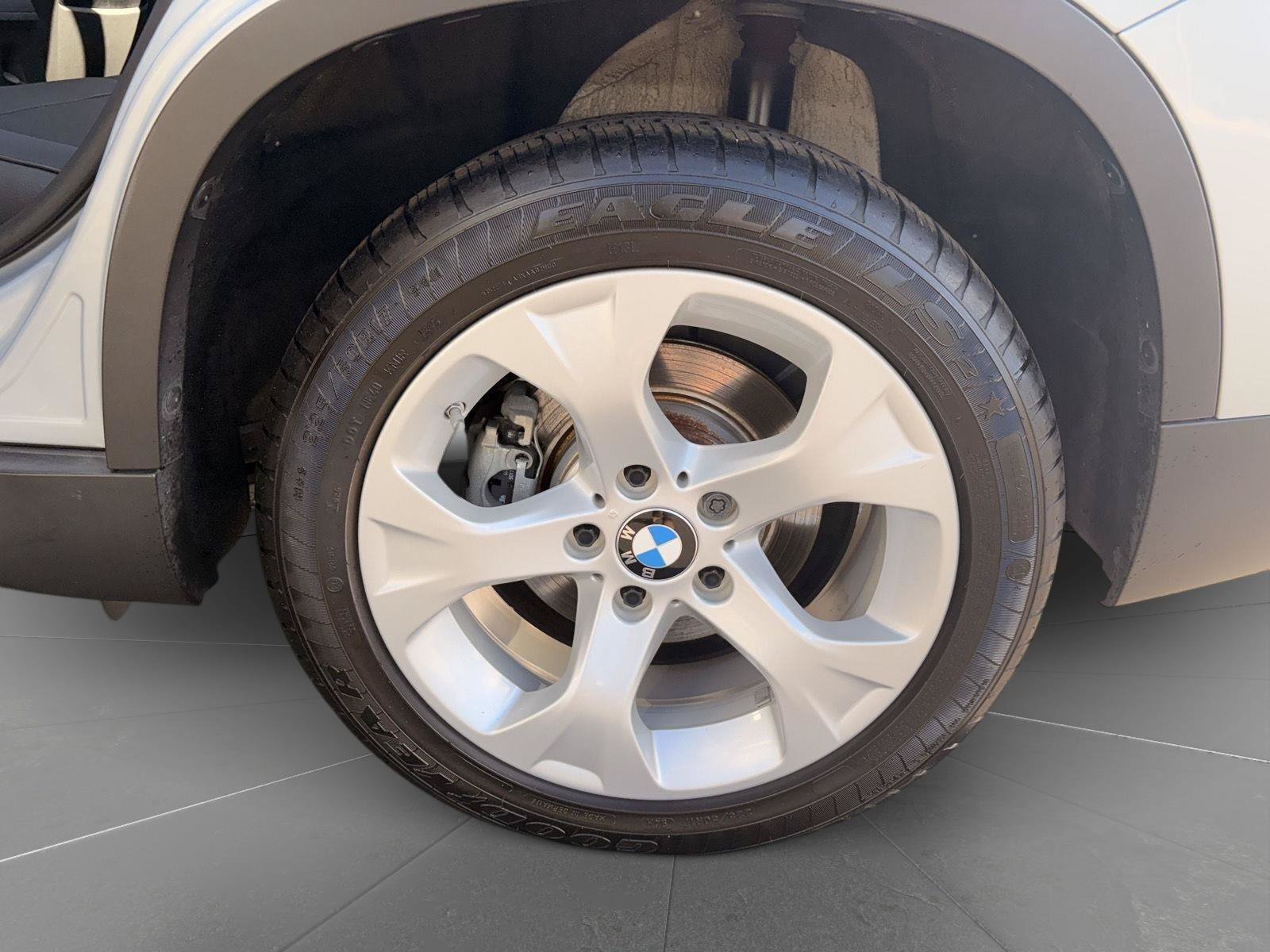 Used 2015 BMW X1 sDrive28i RWD image 11