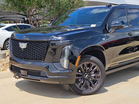 Used 2025 Cadillac Escalade Sport w/ LPO, ONYX Package AWD/4WD image 6