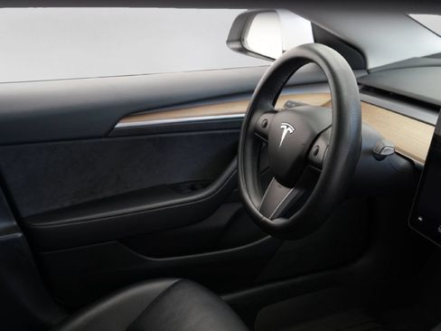 Used 2023 Tesla Model 3 Standard Range RWD image 32