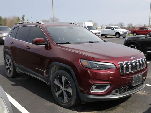 Used 2019 Jeep Cherokee Limited image 3