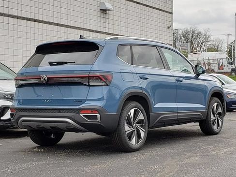 New 2026 Volkswagen Taos SE AWD/4WD image 3